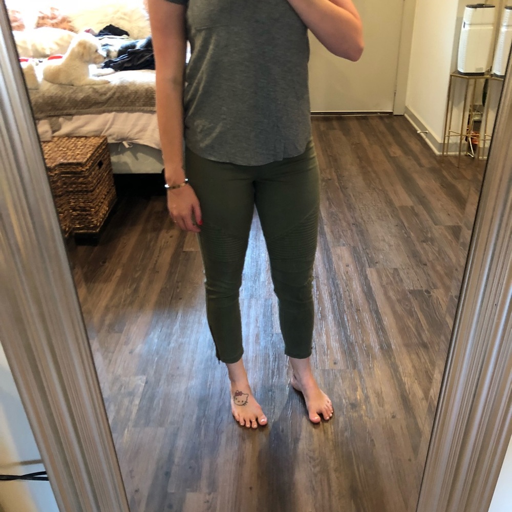 Olive green motto leggings